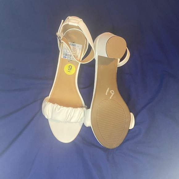 White Ruffle Sandal - Picture 2 of 4